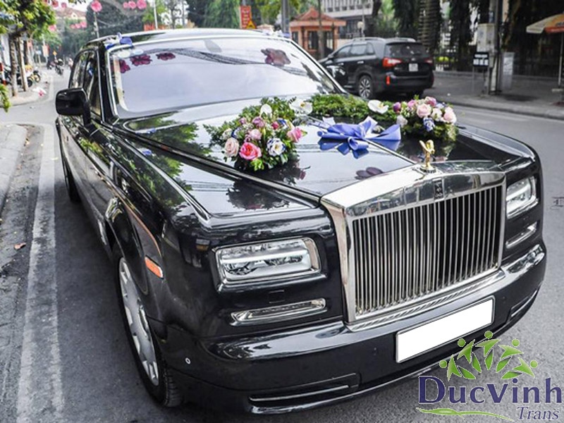 Đức Vinh cho thuê xe cưới Roll Royce Phantom tại Hà Nội