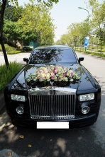 Hội tụ dàn xe hoa siêu VIP trong đám cưới khủng tại Hà Nội