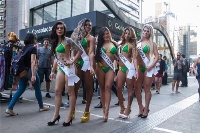 Hoa hậu Siêu vòng 3 náo loạn tàu điện ngầm vô cùng nóng bỏng