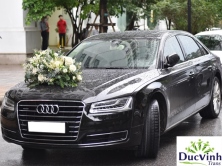 Cho thuê xe cưới Audi A8 màu đen