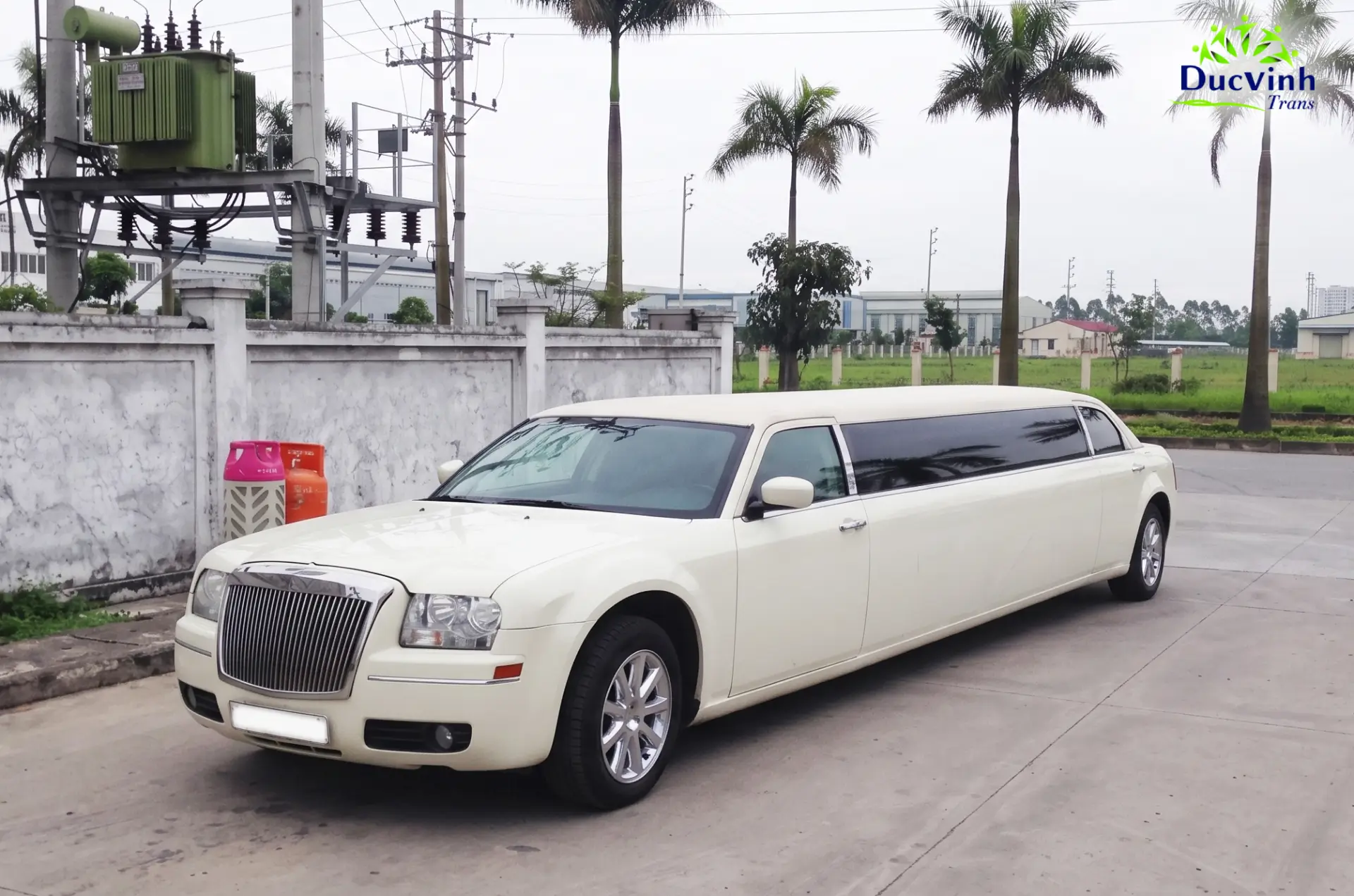 Cho Thuê Xe Chrysler Limousine 3 Khoang