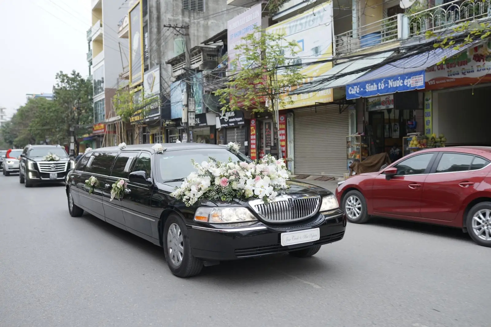 Cho Thuê Xe Cưới Lincoln Limousine Krystal